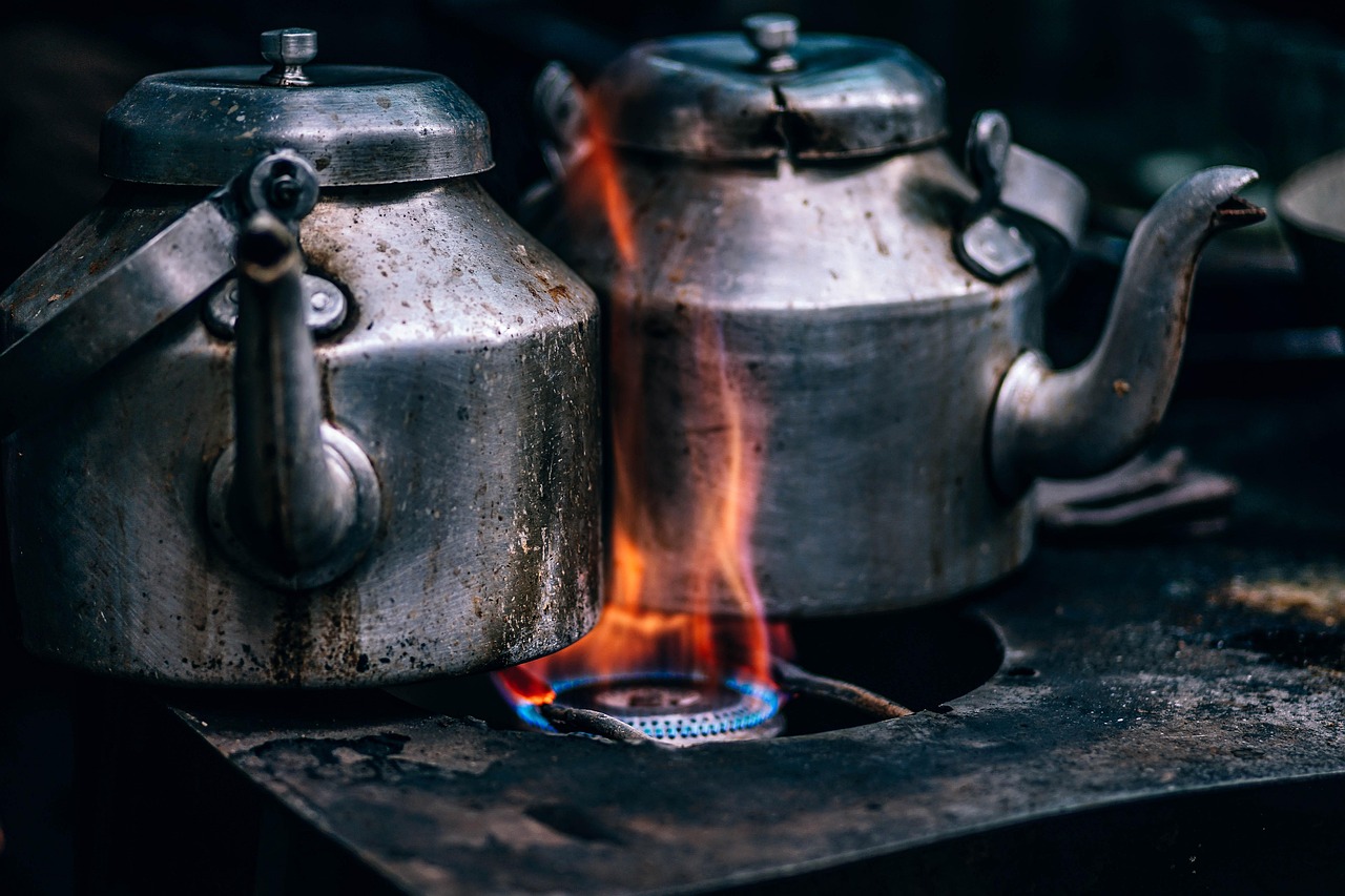 kettles, boil, burn, tea pots, cook, cooking, fire, flame, food, heat, hot, kitchen, gas stove, cooking, cooking, cooking, cooking, fire, food, kitchen, kitchen, kitchen, kitchen, kitchen